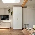 Pistachio Loft Near Wawel Royal Castle