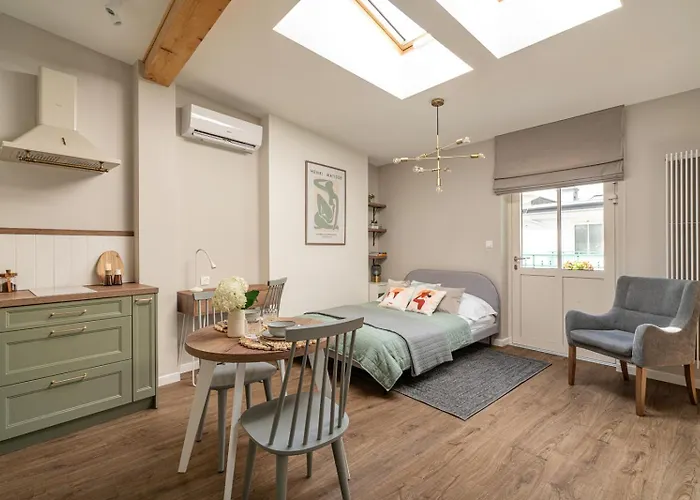 Pistachio Loft Near Wawel Royal Castle