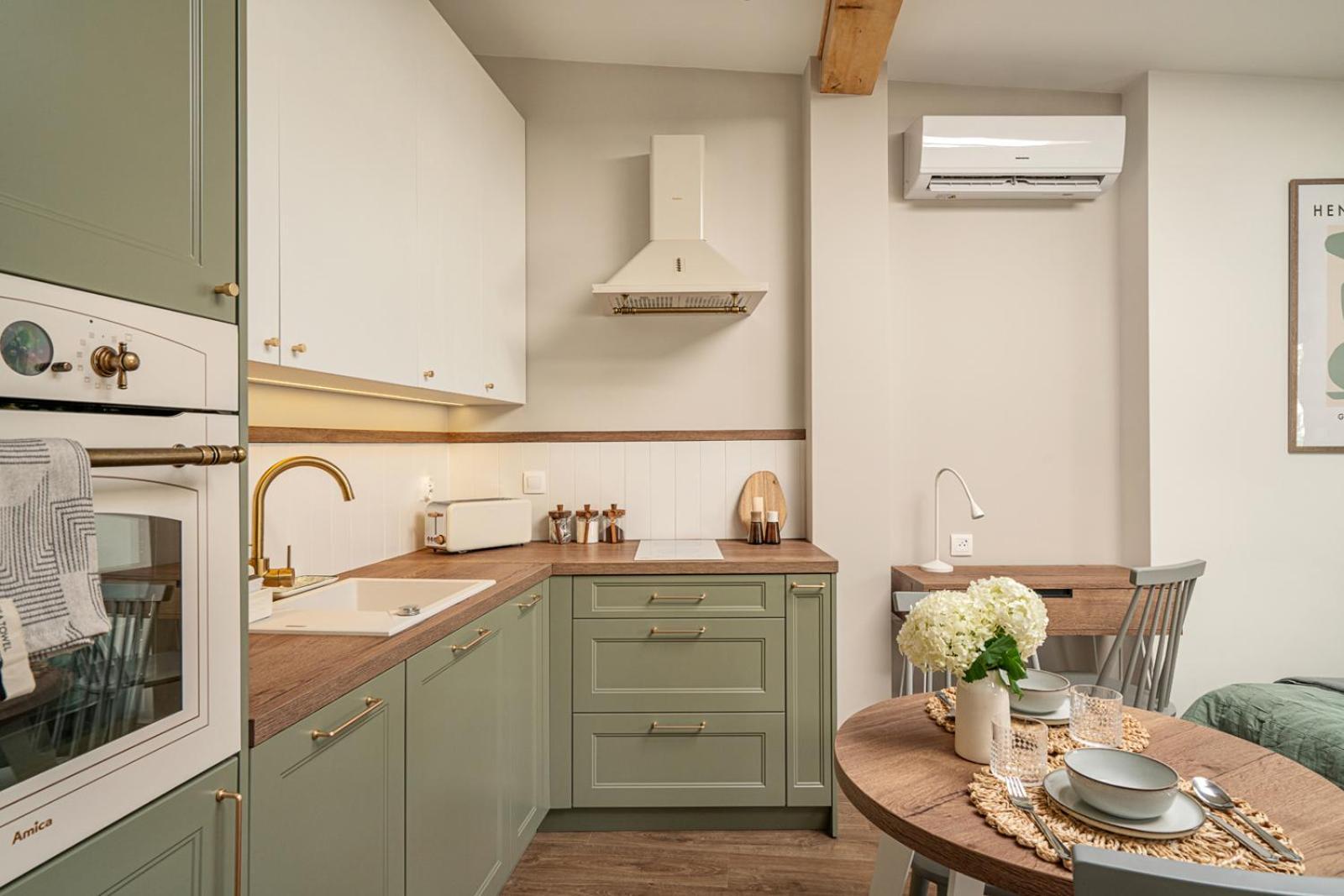 Pistachio Loft Near Wawel Royal Castle